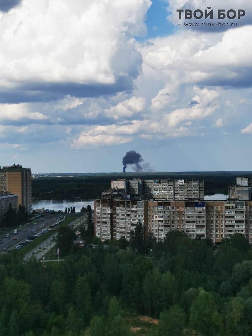 Личный жилой дом горит в деревне Неклюдово | 29.07.2020 | Бор - БезФормата