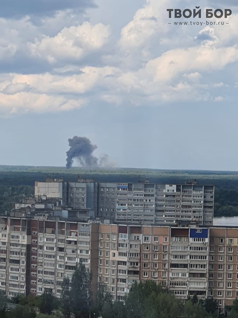 Личный жилой дом горит в деревне Неклюдово | 29.07.2020 | Бор - БезФормата