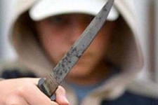 Покупатель напал на кассира с ножом в п.Неклюдово