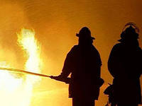 Добровольцы первыми прибыли к месту пожара в поселке Кантаурово