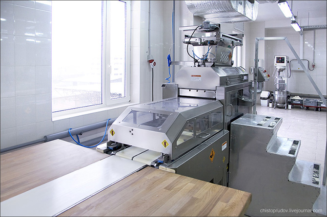 Пекарь случайно ампутировал кисть своей сослуживице