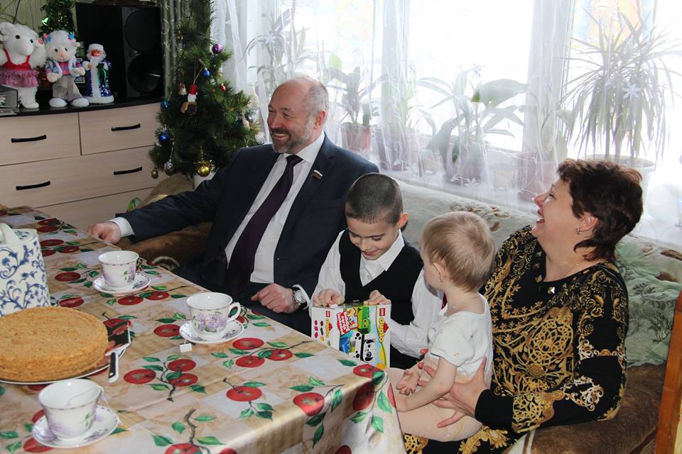 Евгений Лебедев принял участие в акции "Мандарин"