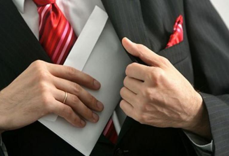 12 звонков поступило на «горячую линию» по борьбе с коррупцией