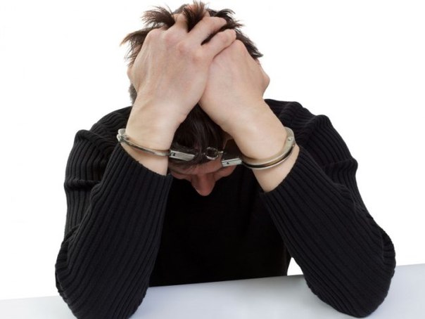 Рецидивист-мошенник украл сигареты и жвачки на 20 тысяч рублей в Борском районе