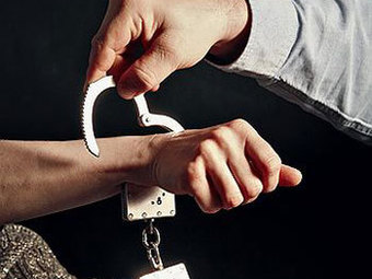 Женщину и ее дочь угрожал убить мужчина на Бору