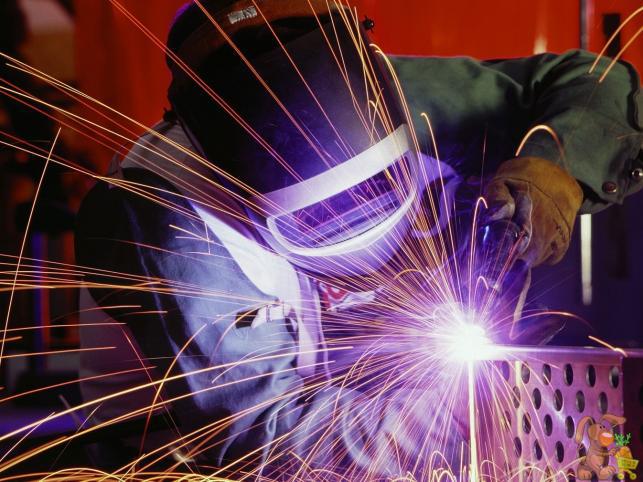 Сварщик разбился, упав с высоты на строительстве Волжского моста