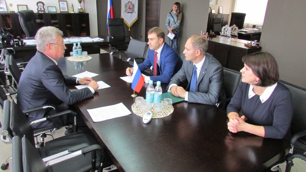 Подписание соглашения о сотрудничестве между администрацией округа и Сбербанком России.