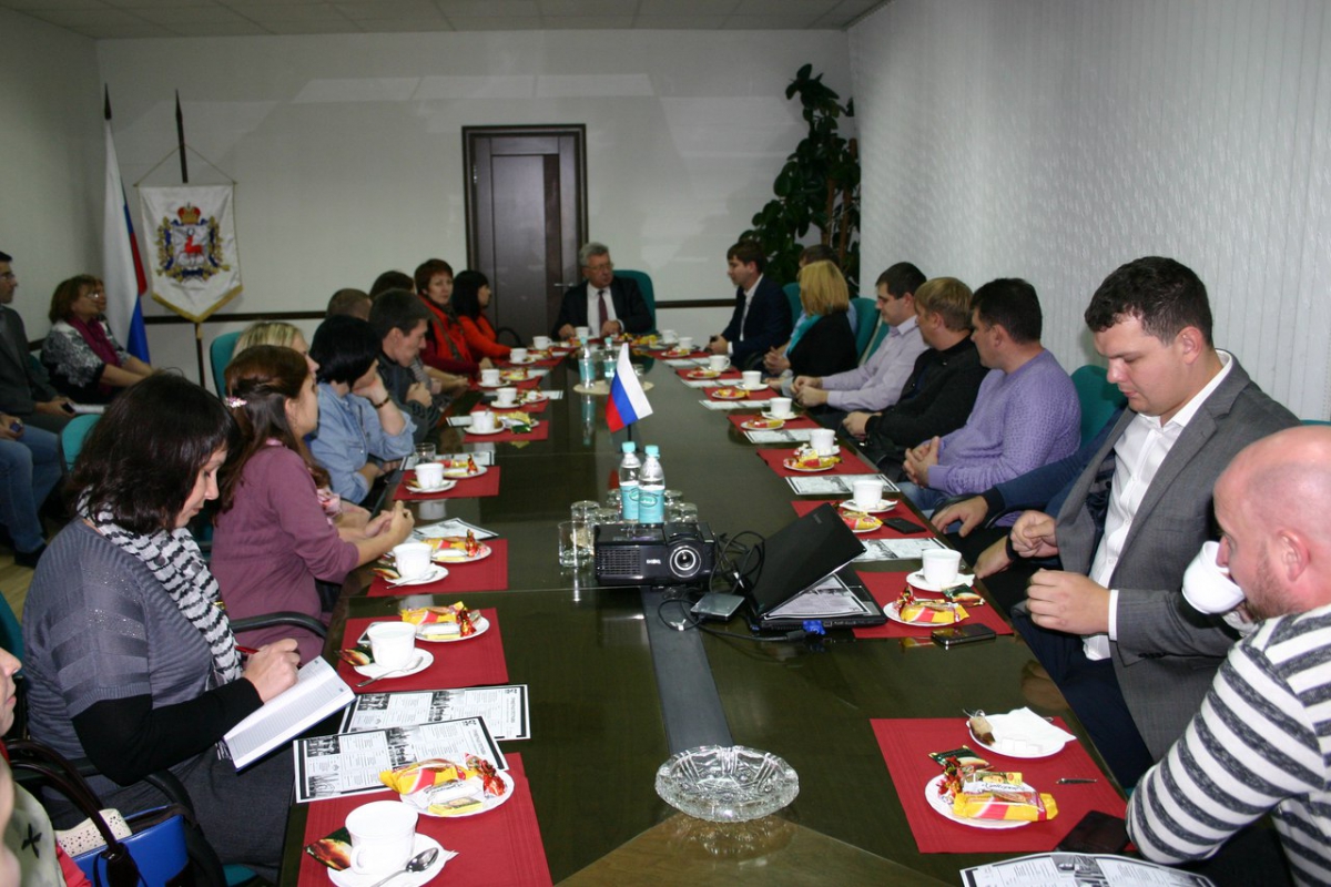 Поступило предложение от одной из крупнейших мировых компаний, занимающихся обменом школьников и студентов.