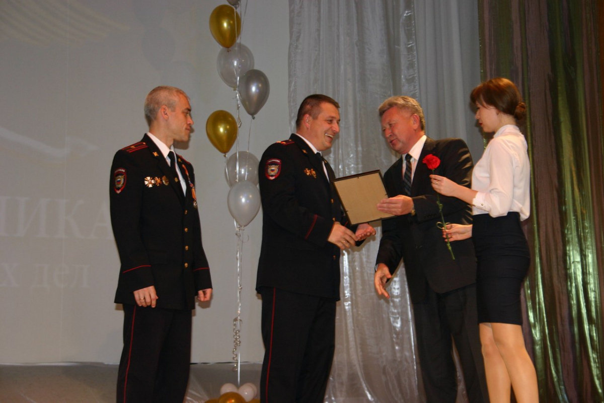 10 ноября сотрудники органов внутренних дел принимали поздравления со своим профессиональным праздником