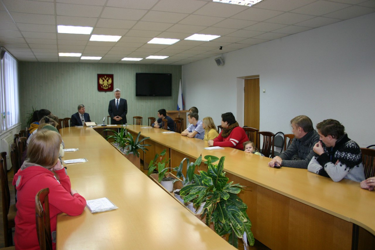 Ключи от новых квартир для детей-сирот