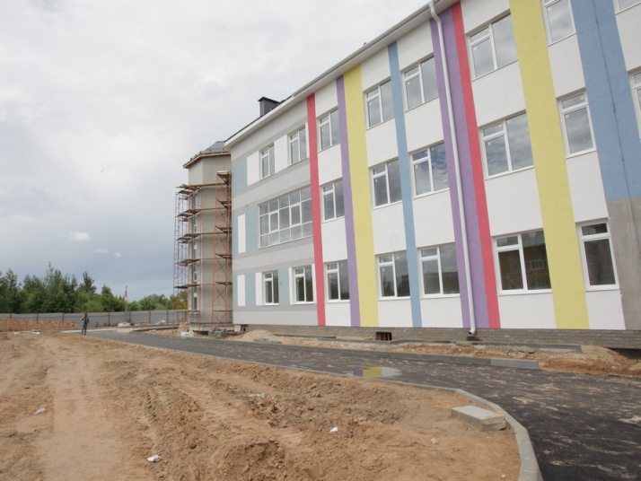 Тренажеры и уборочную технику планируется закупить для новой школы в Красногорке