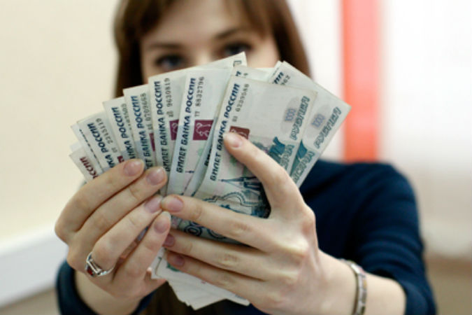 Суд обязал жительницу Бора вернуть 150 тысяч рублей, ошибочно перечисленные на ее карту