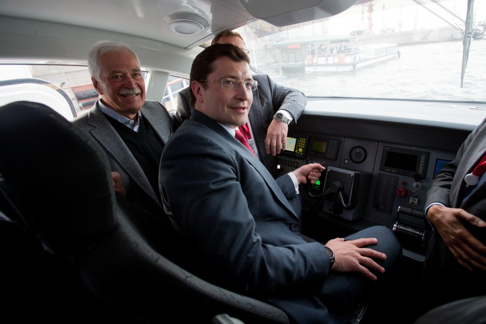 Глеб Никитин во главе Нижегородской делегации посетил ПМЭФ-2018