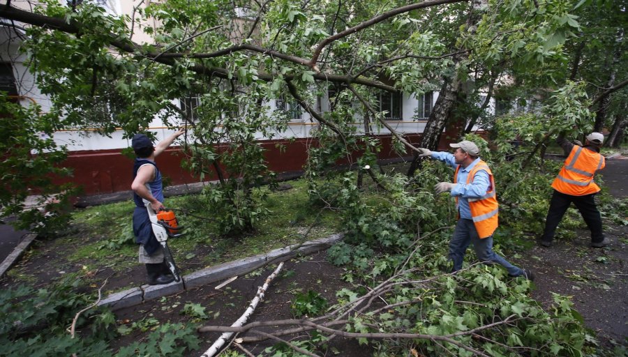 Почти 10 тысяч жителей Нижегородской области остались без света из-за урагана 30 мая