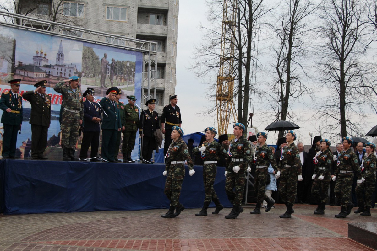 Смотр строя и песни среди юноармейских отрядов прошел в городе Бор