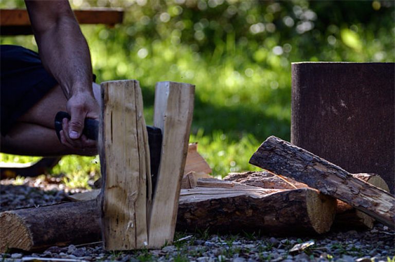 Житель Борского района Нижегородской области убил поленом своего школьного друга