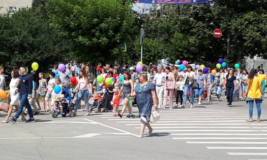 На Бору прошел парад семей, посвященный Дню семьи, любви и верности