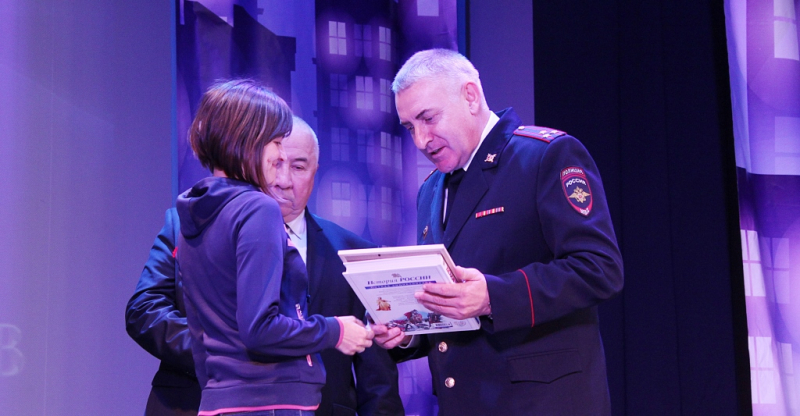 Борские подростки спасли 90-летнюю женщину, ставшую жертвой грабителя