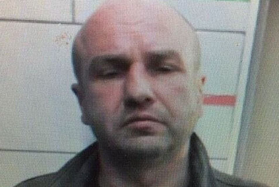 В Н.Нов­го­ро­де и области ищут 44-лет­не­го маньяка, сбе­жав­ше­го из псих­боль­ни­цы.