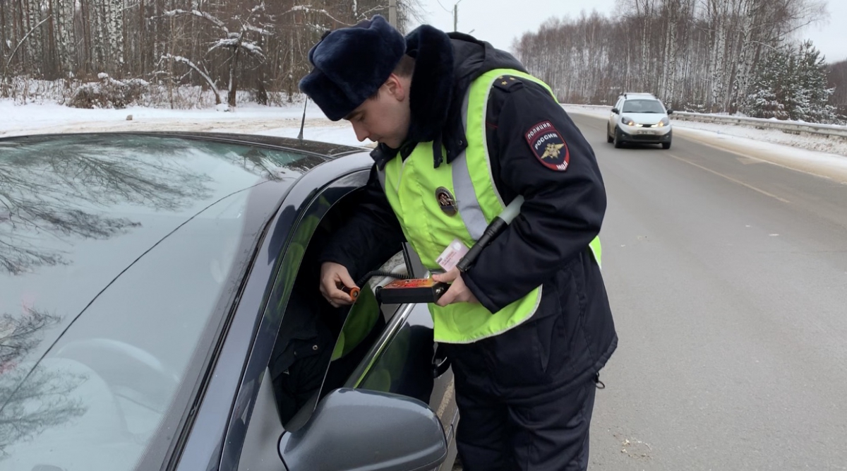 Новости бора нижегородской. Тонирование стекол Сосновый Бор. ГАИ Борского района Нижегородской области сотрудники. Водителяегоровагородборнижегодскаяобласть. Тонировка на Бору фото.