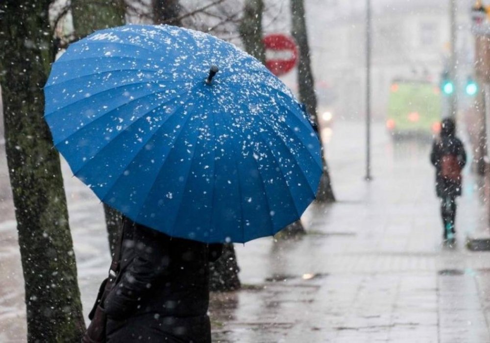 Дождь со сне­гом про­гно­зи­ру­ют си­ноп­ти­ки в вы­ход­ные