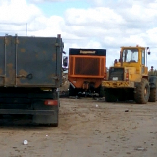 Мусорный скандал разгорается на Бору 5