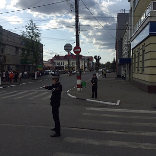 Торговый центр "Зеркало" и Борский центральный рынок эвакуировали 7 мая на Бору 6
