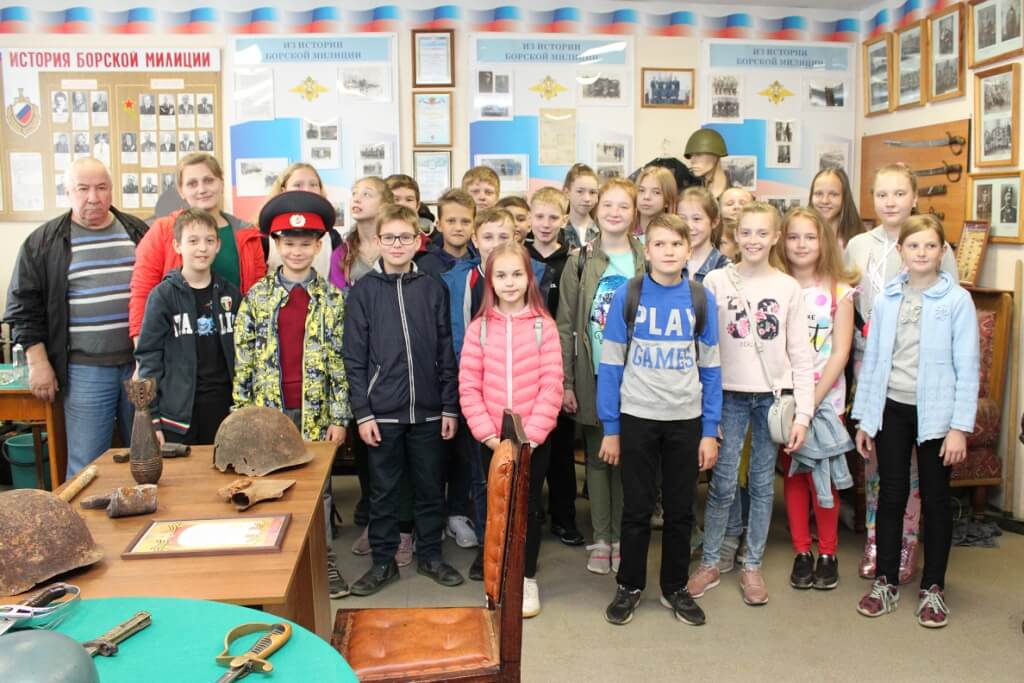 На Бору школьникам рассказали о службе в полиции