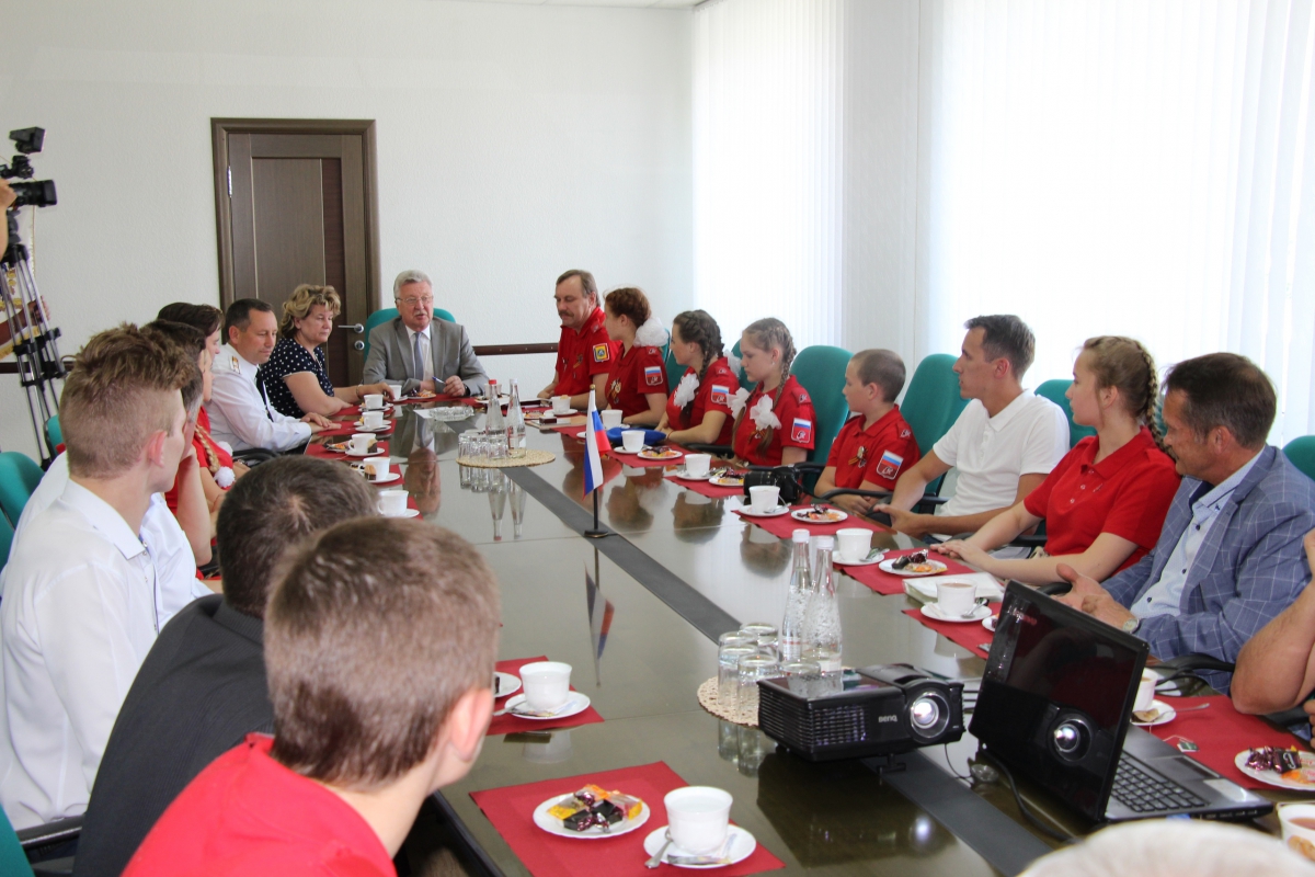 Александр Киселев встретился с активом юнармейского движения Борского округа