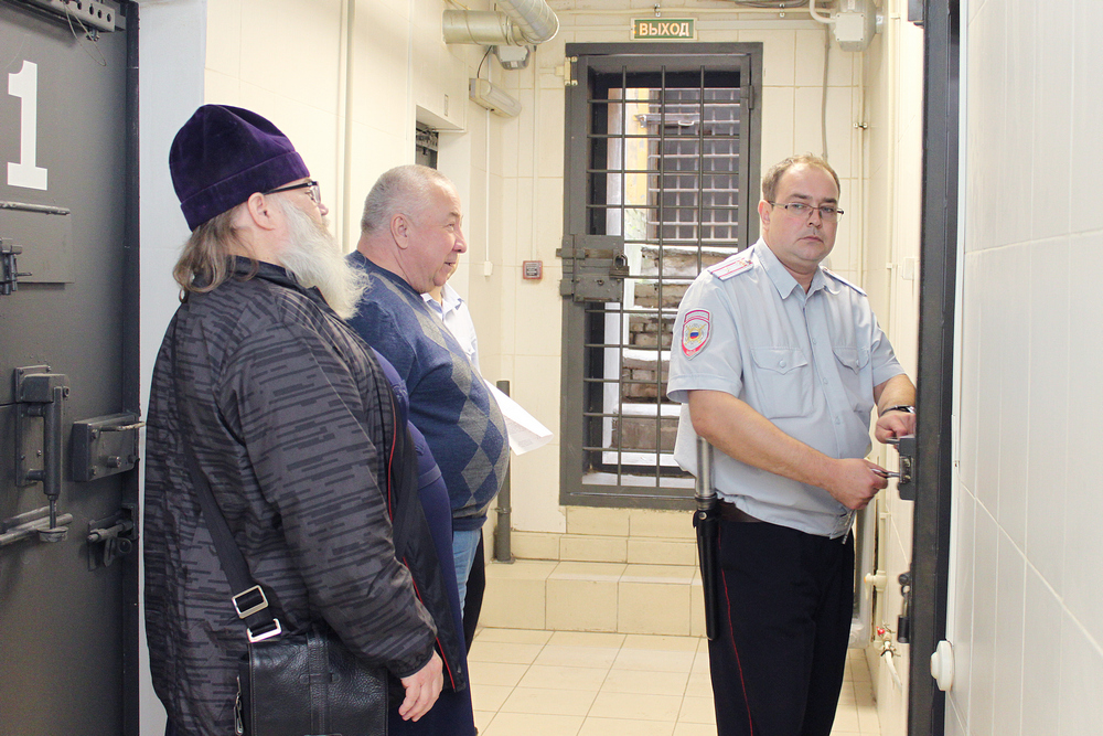 Общественный совет при борской полиции  проверил изолятор временного содержания