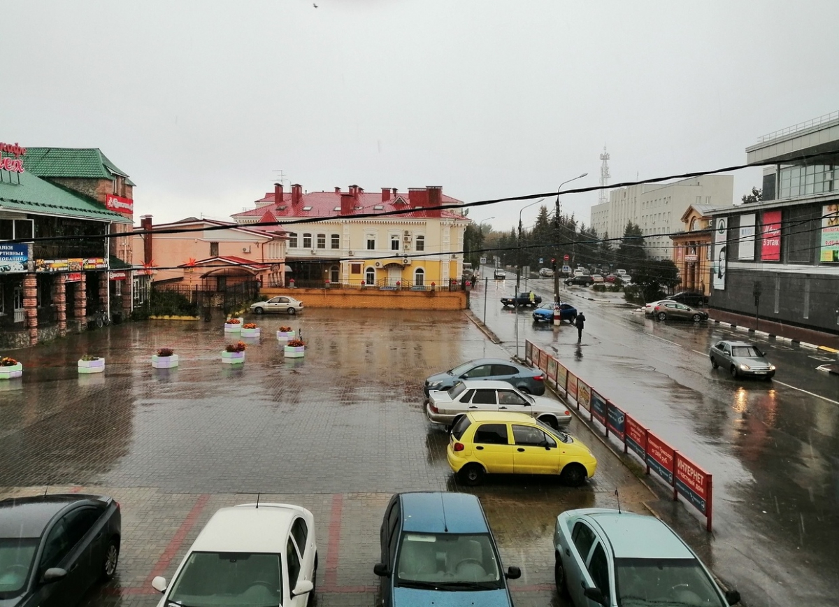 Пас­мур­ная по­го­да и до­жди ждут нас до кон­ца неде­ли