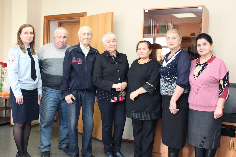 Борские полицейские и общественники встретились с семьями сотрудников, погибших при исполнении служебного долга