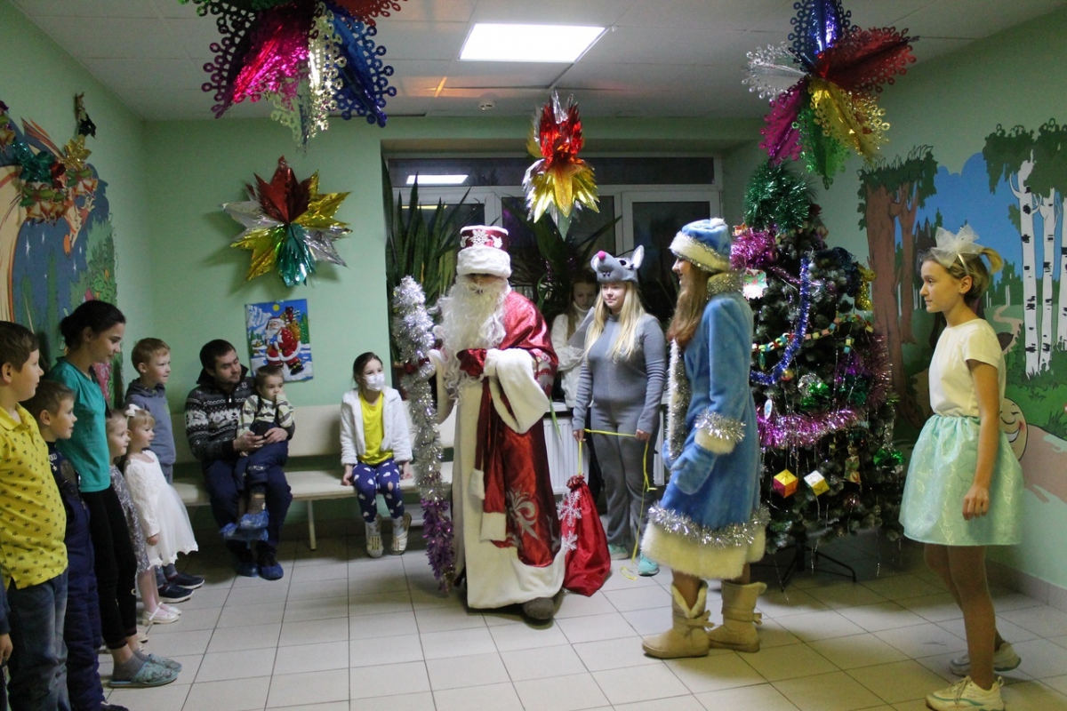 В детское отделение ЦРБ 25 декабря приходил Дед Мороз