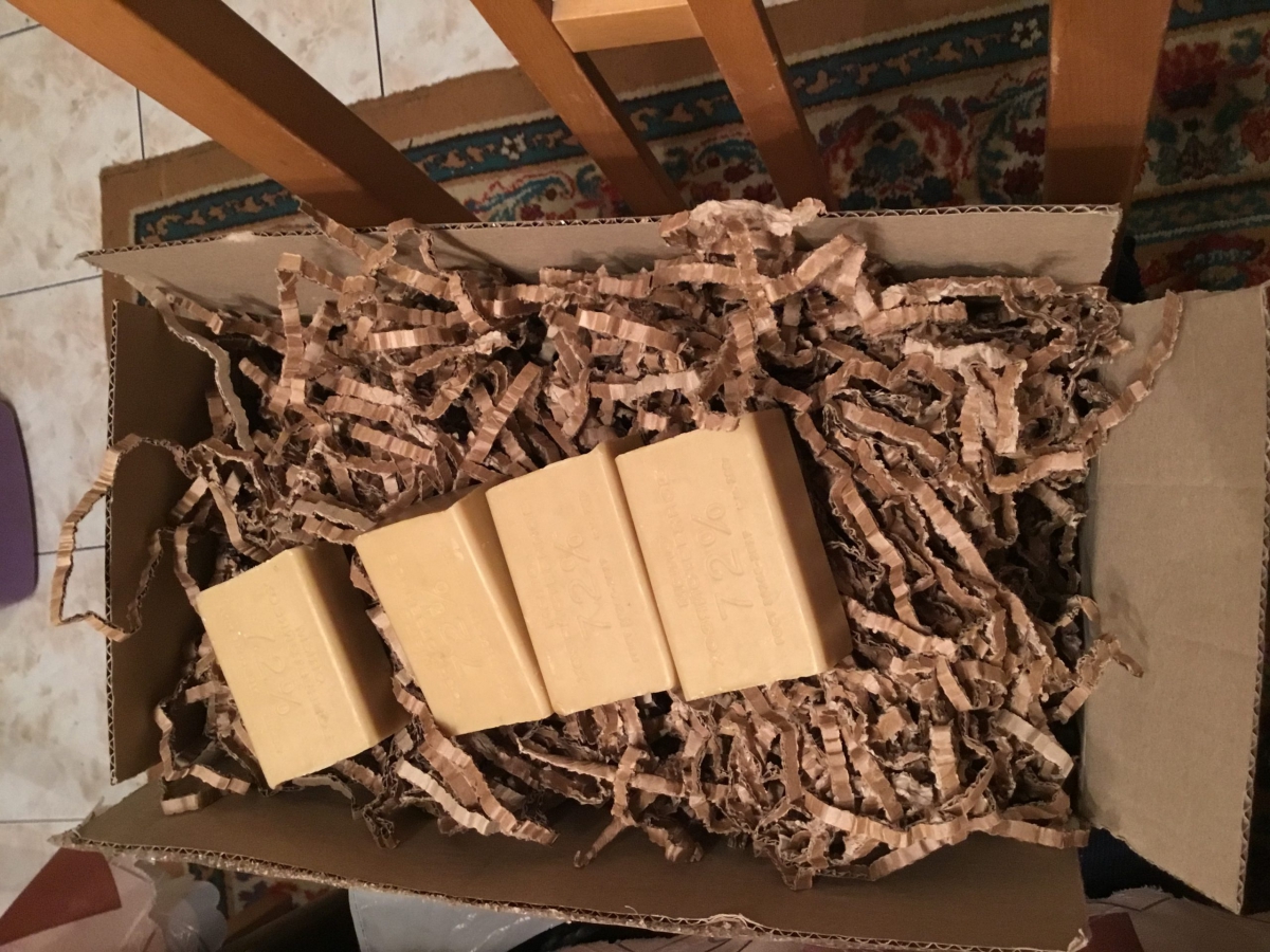 Вместо заказанной цифровой техники жителю Бора пришла посылка с мылом и картоном внутри