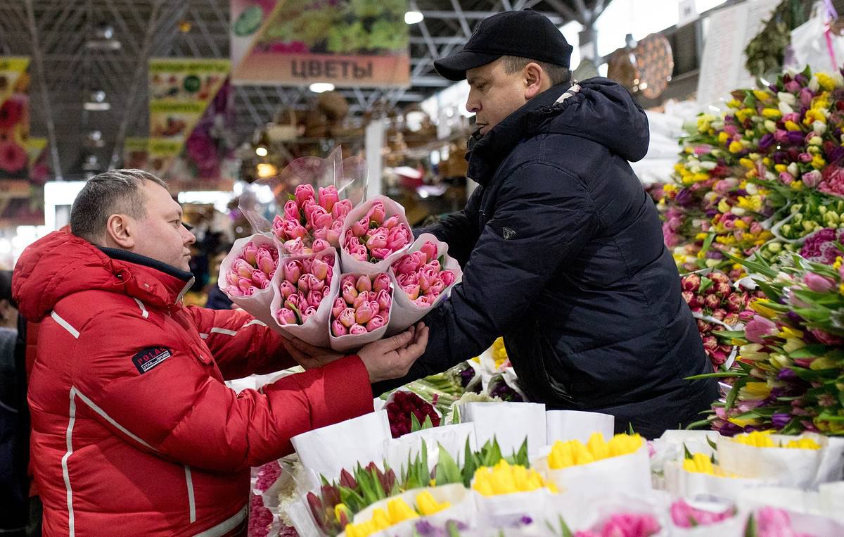 На что необходимо обращать внимание при покупке живых цветов?