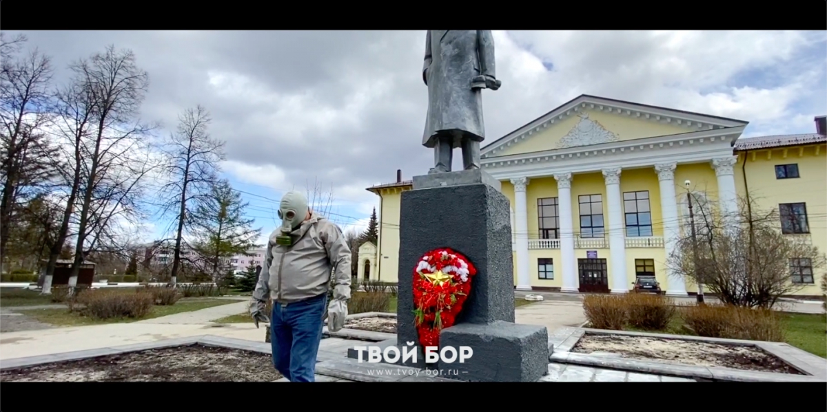 Торжественное возложение венка к памятнику Ленина прошло на Бору