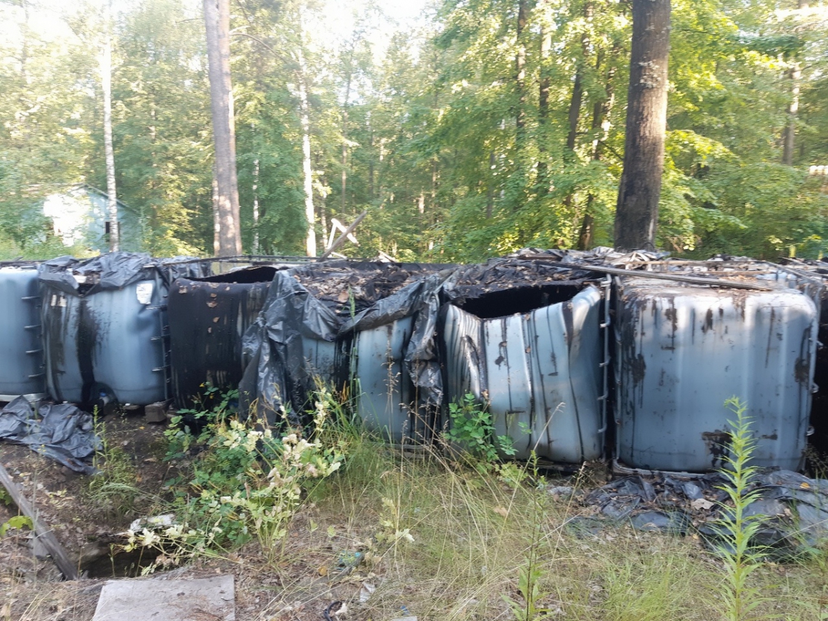 Опасная свалка нефтеотходов обнаружена на Бору