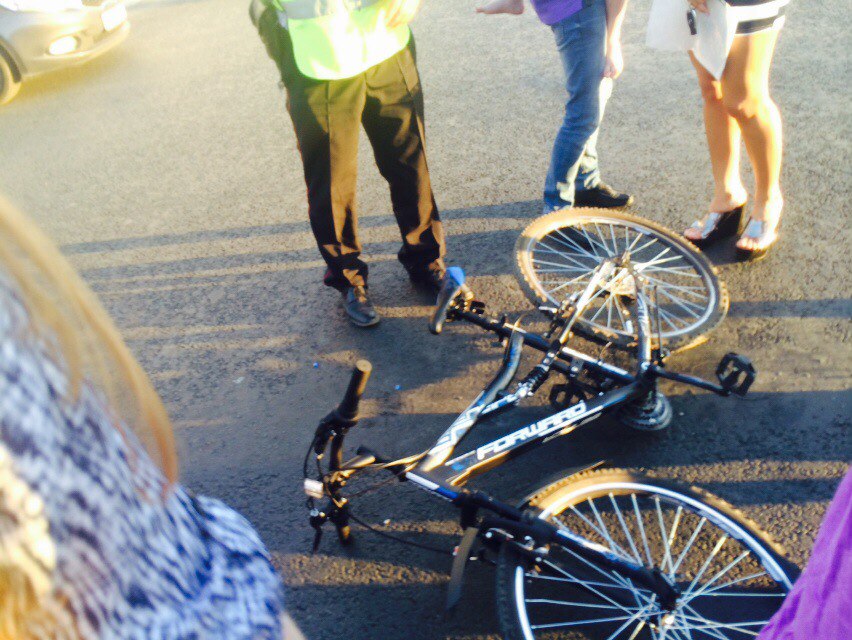 Автомобиль сбил девочку на Бору