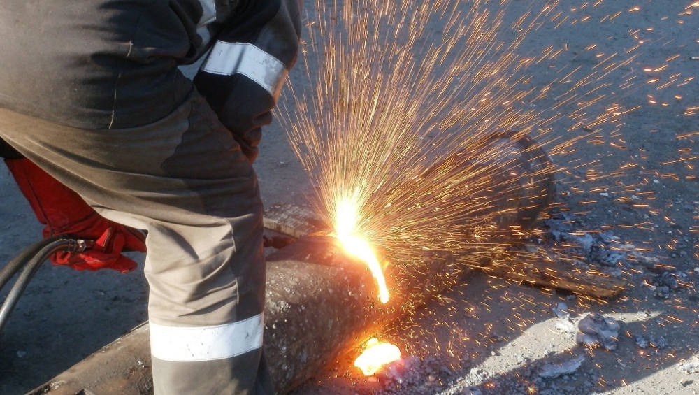 Житель Бора получил серьезную производственную травму