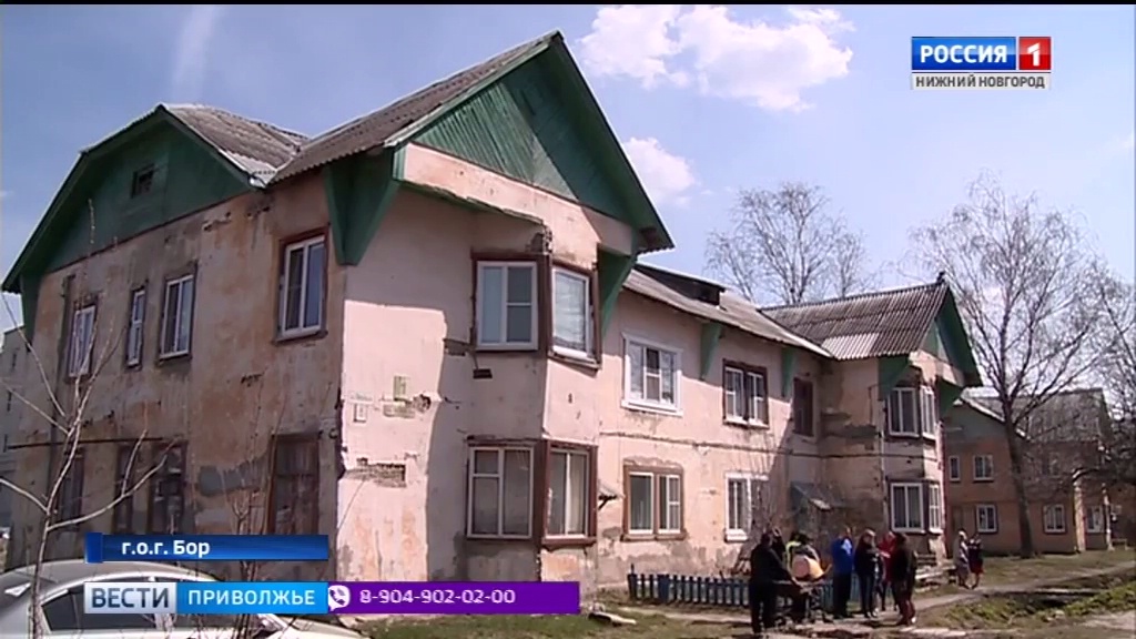 Крошка в кладках, дырки в стенах - аварийный дом в поселке Большое Пикино