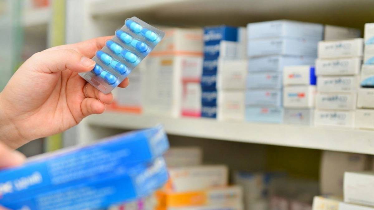 В аптеках нет лекарств для лечения COVID-19
