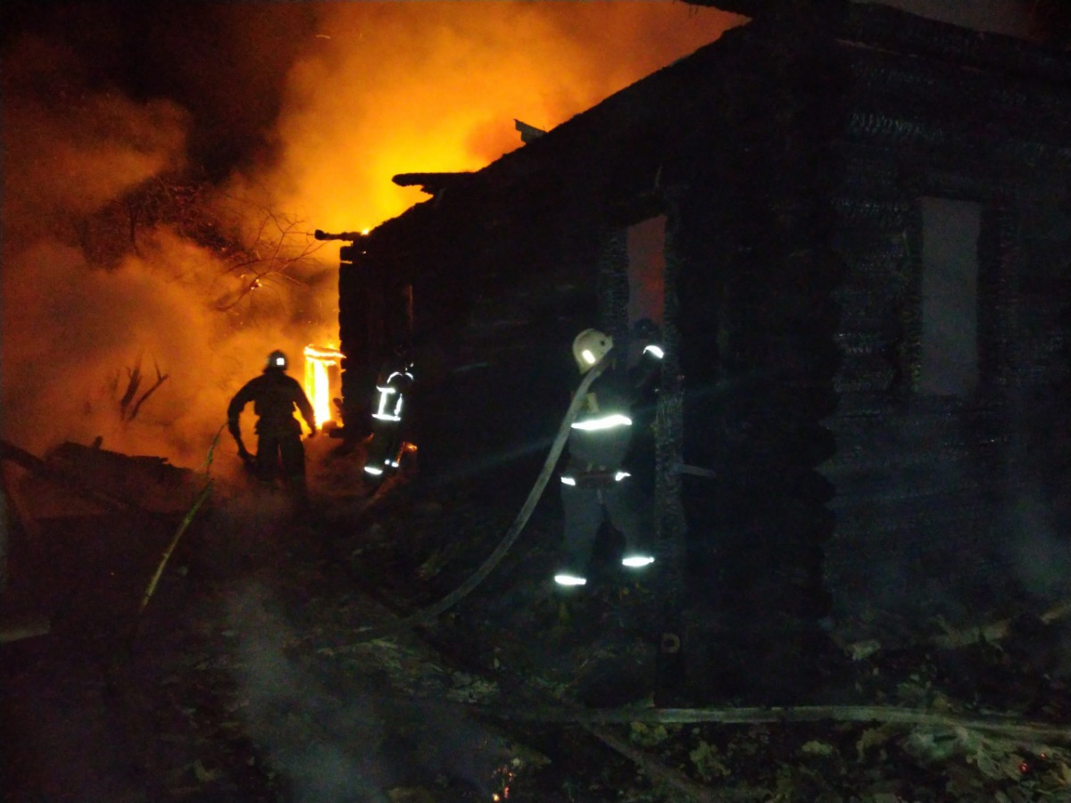 Появились подробности пожара в частном доме на Бору