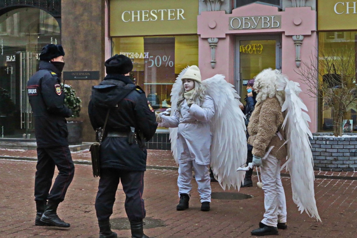 Полиция рекомендовала уточнять стоимость фото с аниматорами