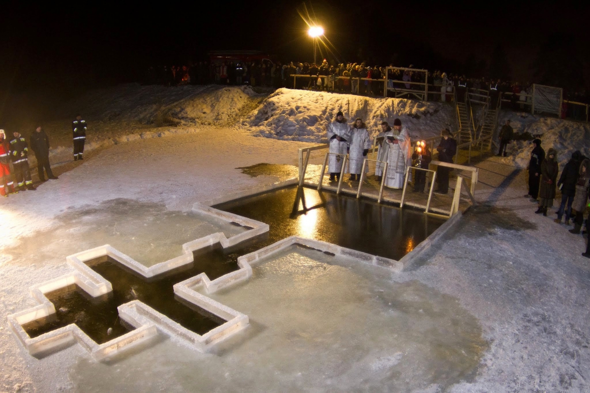 РПЦ рекомендует отказаться от крещенских купаний в этом году