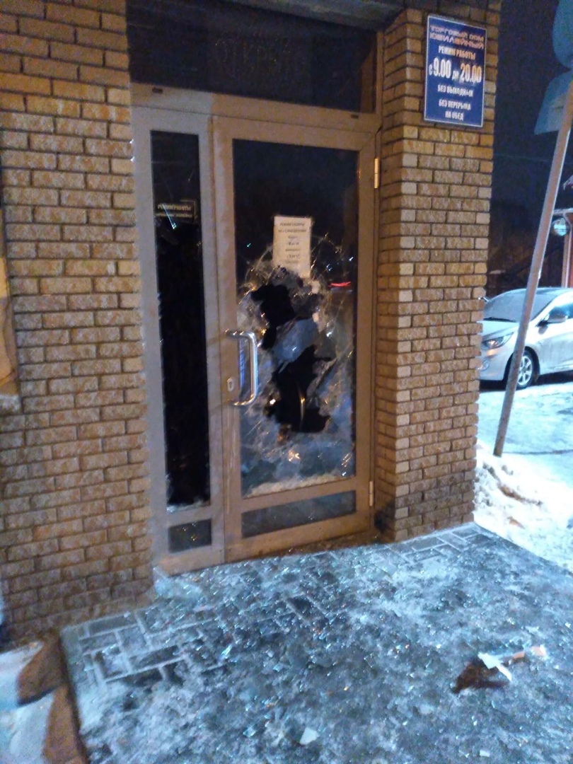 Борский магазин превратился в ночлежку для бомжа