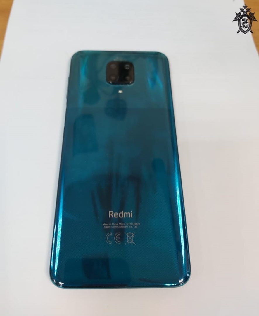 Угрожая расправой, мужчина похитил у подростка телефон и банковскую карту