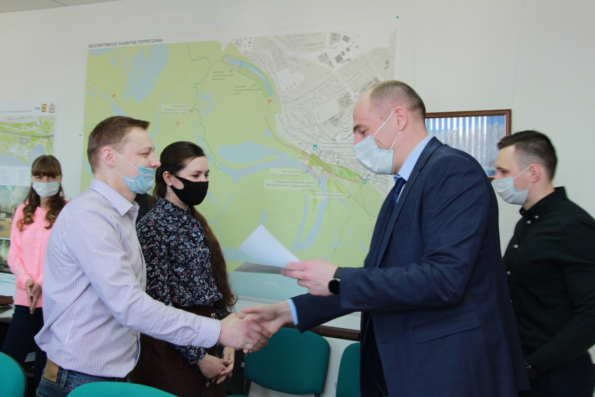 Жилищные сертификаты получили 4 борские семьи