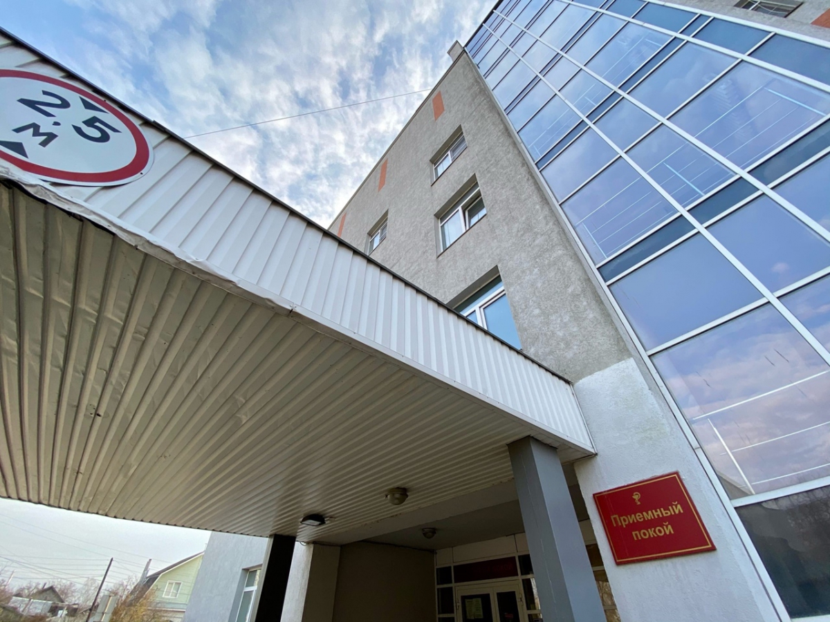 Роспотребнадзор заявил, что об отмене масочного режима в России говорить пока рано