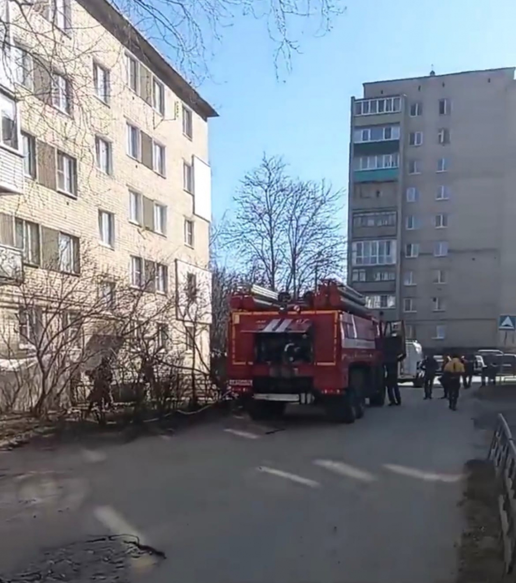 Лица без определенного места жительства чуть не спалили дом в центре Бора