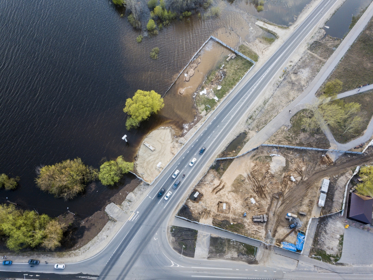 На Бору продолжается строительство многомиллионного моста